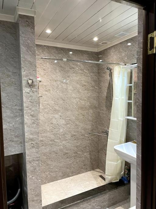 סבאן Aram Guest House מראה חיצוני תמונה